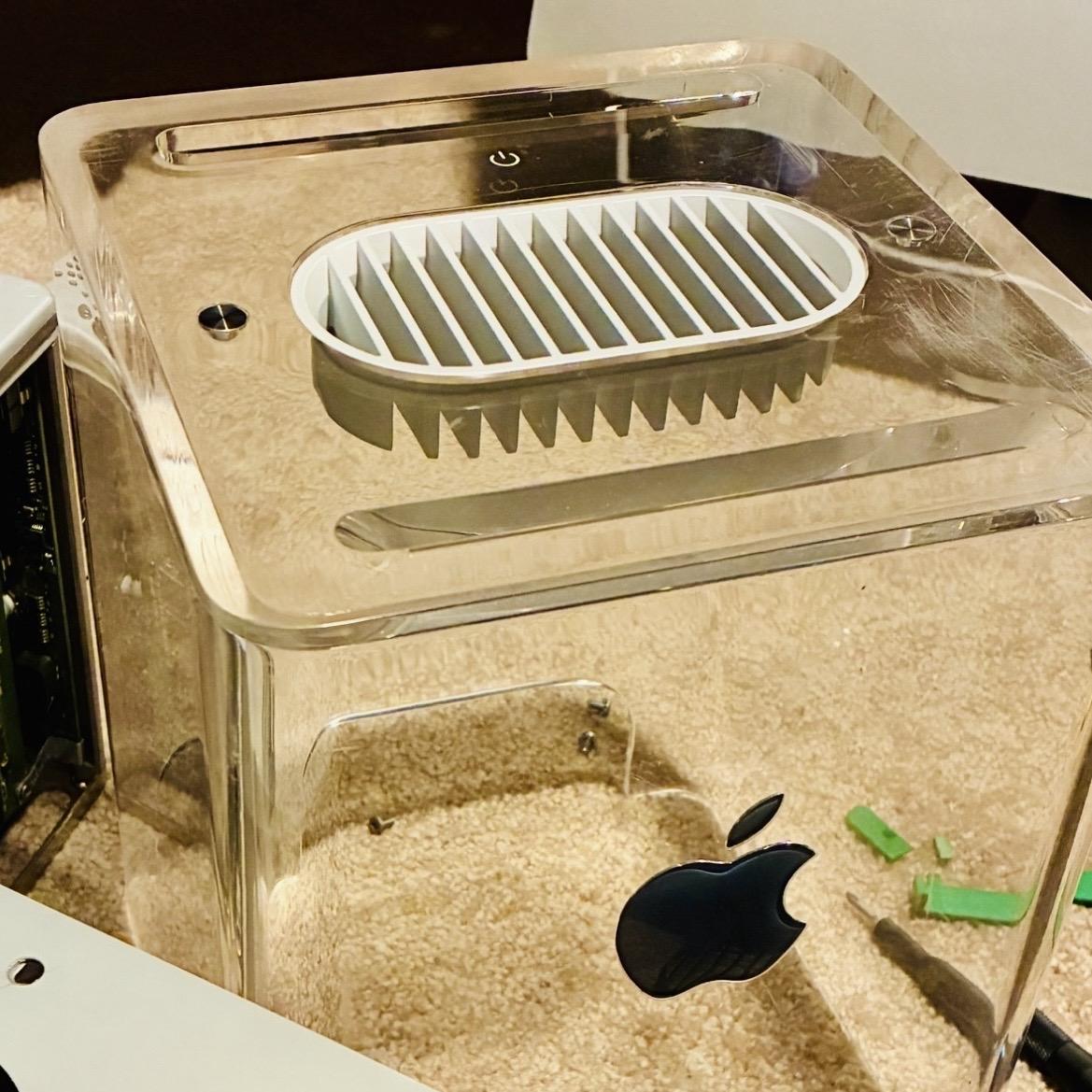 Apple PowerMac G4 Cube shell